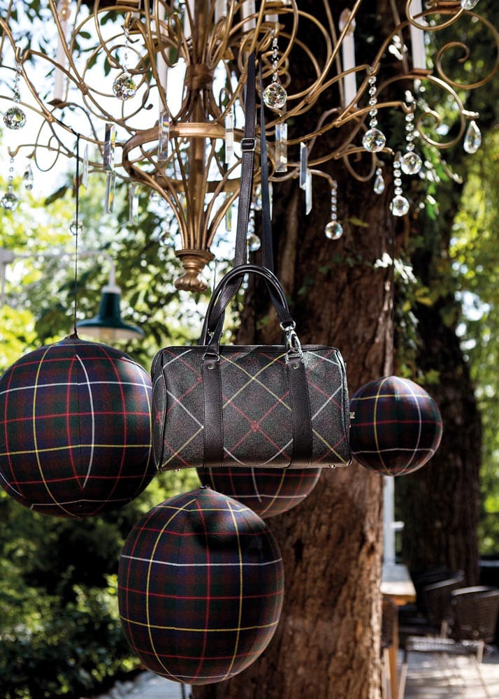 Tasche „Bowling Bag“ in Leinen Print Kärnten Karo € 420,-
